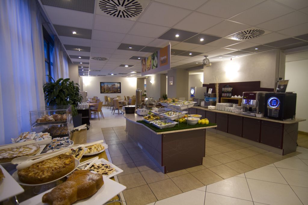 B&B Hotel Roma Tuscolana San Giovanni Esterno foto